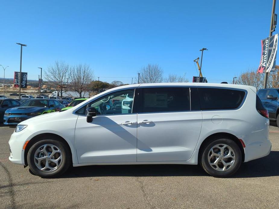 new 2024 Chrysler Pacifica car, priced at $51,728