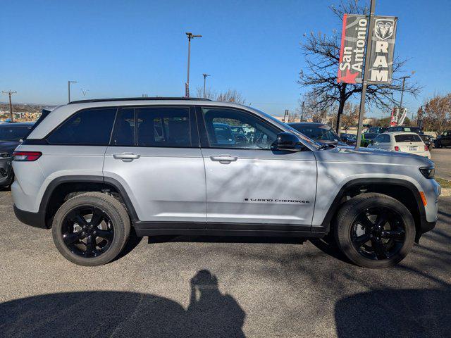 new 2025 Jeep Grand Cherokee car, priced at $44,256