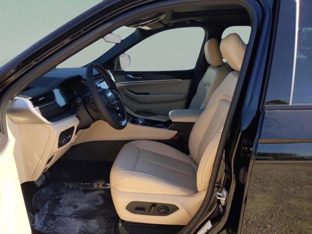 new 2025 Jeep Grand Cherokee L car, priced at $45,233