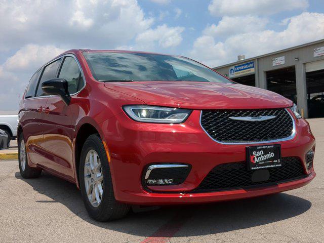 new 2025 Chrysler Pacifica car, priced at $40,772