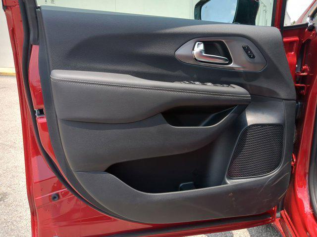 new 2025 Chrysler Pacifica car, priced at $40,772