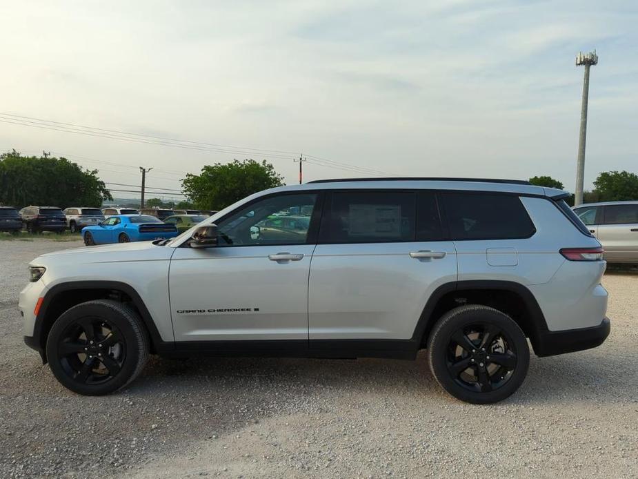 new 2024 Jeep Grand Cherokee L car, priced at $40,175