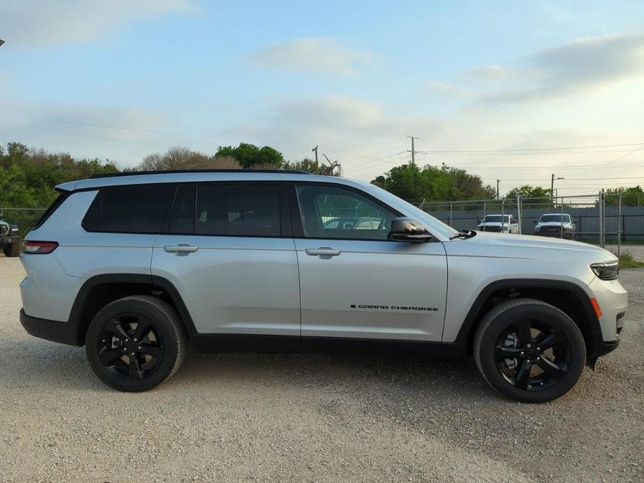 new 2024 Jeep Grand Cherokee L car, priced at $40,175