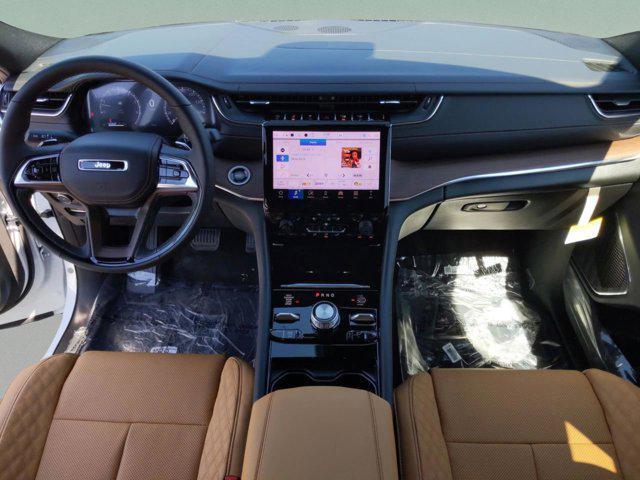 new 2025 Jeep Grand Cherokee car, priced at $54,400