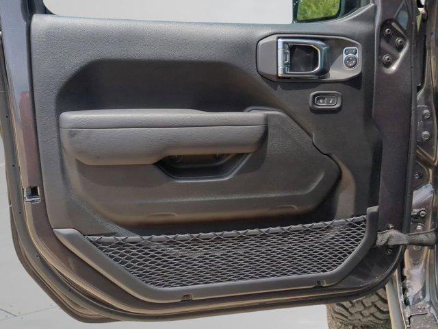 new 2025 Jeep Wrangler car, priced at $47,068
