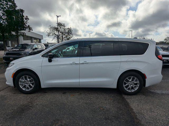 new 2025 Chrysler Pacifica car, priced at $40,704