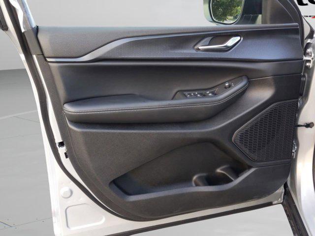 new 2025 Jeep Grand Cherokee L car, priced at $38,912