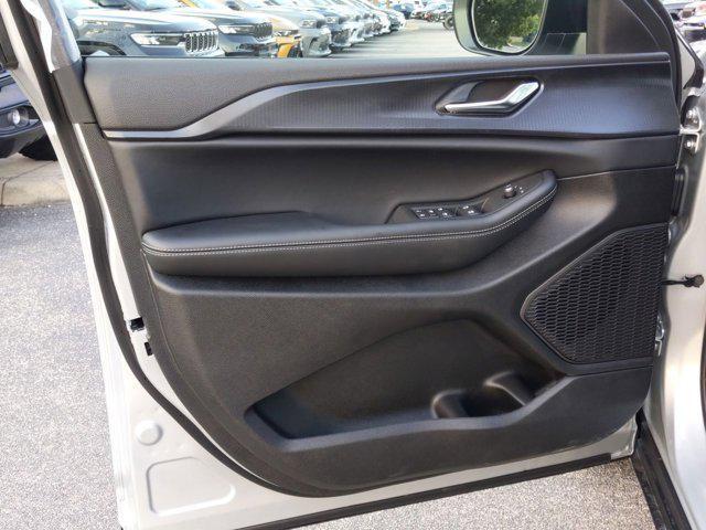 new 2025 Jeep Grand Cherokee L car, priced at $39,136