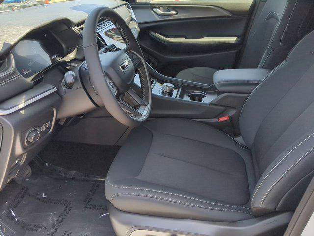 used 2025 Jeep Grand Cherokee car, priced at $34,274