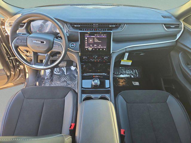 new 2025 Jeep Grand Cherokee car, priced at $42,612