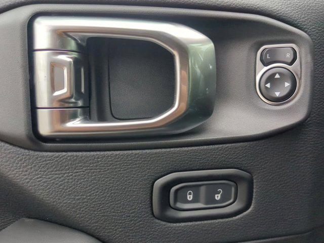 new 2025 Jeep Gladiator car, priced at $39,725