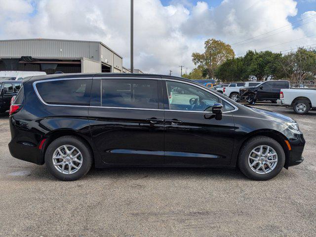 new 2025 Chrysler Pacifica car, priced at $41,971