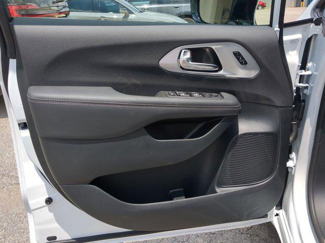 new 2025 Chrysler Pacifica car, priced at $47,591