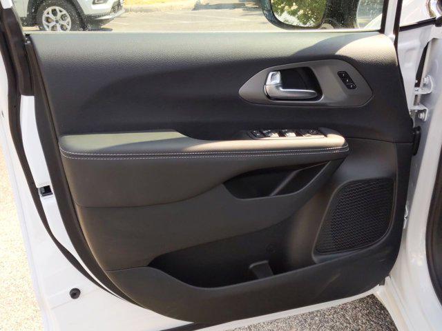 new 2026 Chrysler Pacifica car, priced at $39,987