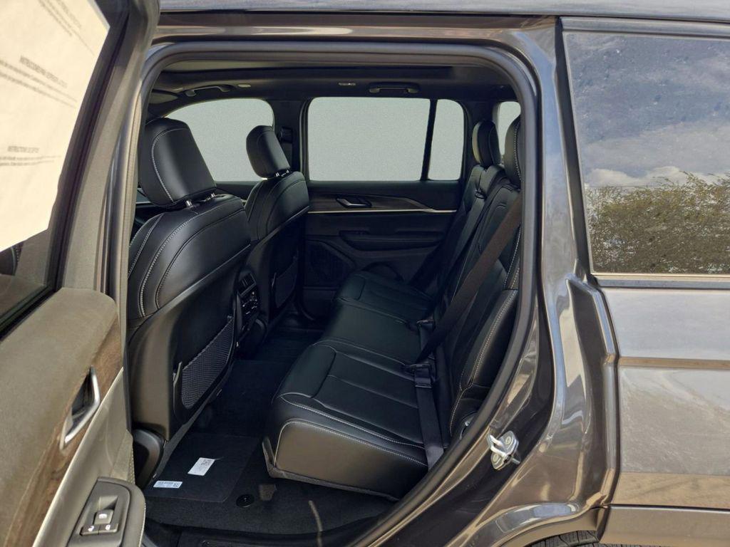 new 2025 Jeep Grand Cherokee car, priced at $46,724
