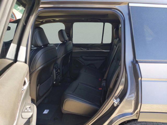 new 2025 Jeep Grand Cherokee car, priced at $41,255