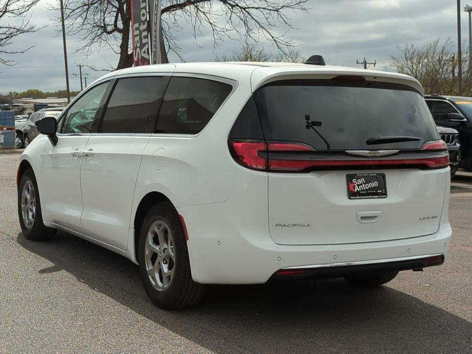 new 2024 Chrysler Pacifica car, priced at $52,822