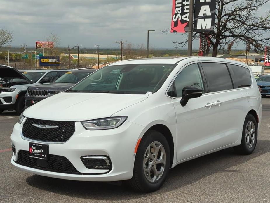 new 2024 Chrysler Pacifica car, priced at $51,728