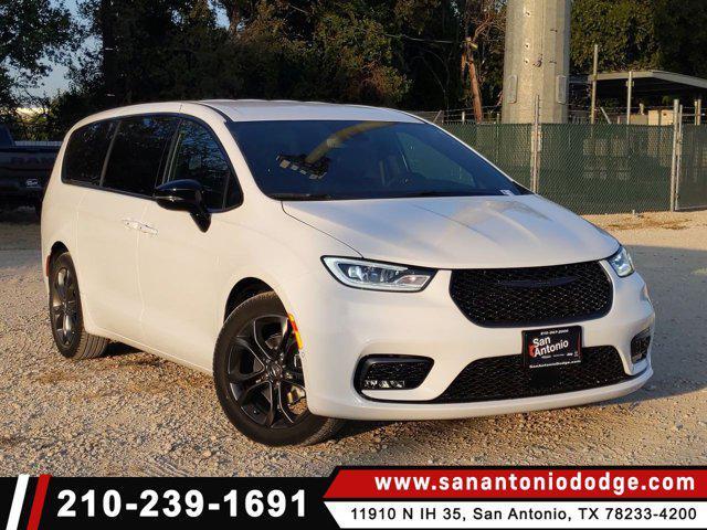 new 2026 Chrysler Pacifica car, priced at $42,937