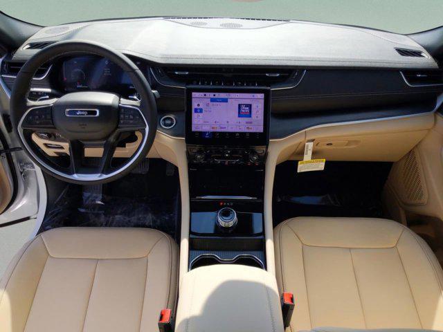 new 2025 Jeep Grand Cherokee car, priced at $43,230