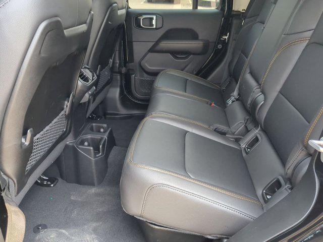 new 2025 Jeep Gladiator car, priced at $47,038