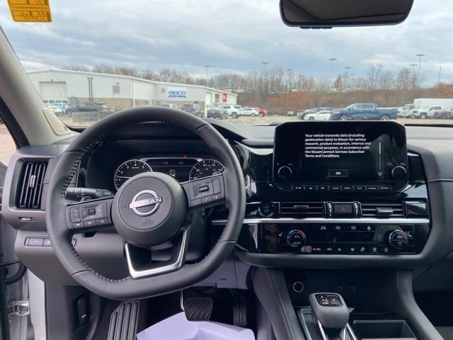 new 2025 Nissan Pathfinder car, priced at $45,610