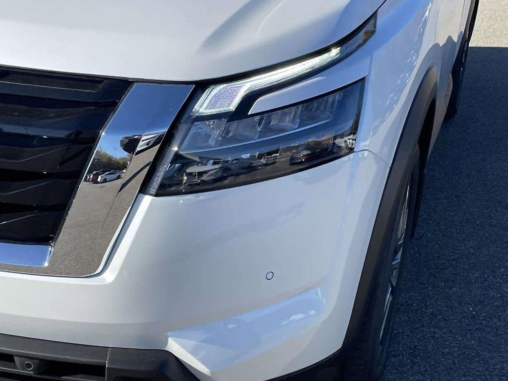 new 2025 Nissan Pathfinder car, priced at $42,280