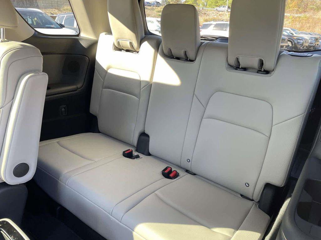 new 2025 Nissan Pathfinder car, priced at $42,280