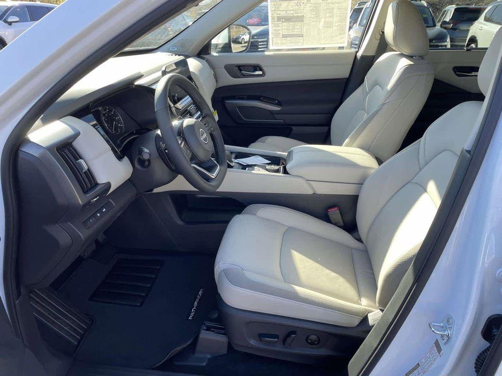 new 2025 Nissan Pathfinder car, priced at $42,280