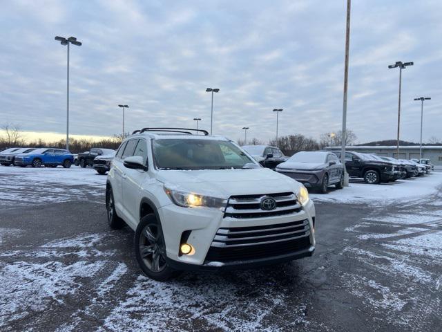 used 2018 Toyota Highlander car, priced at $19,261