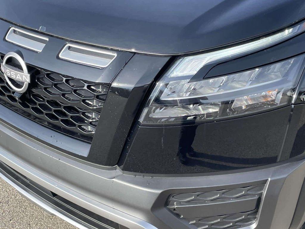 new 2025 Nissan Pathfinder car, priced at $38,735