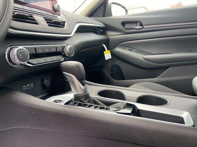 new 2025 Nissan Altima car, priced at $26,058