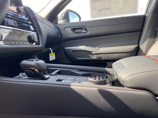 new 2025 Nissan Pathfinder car, priced at $43,438