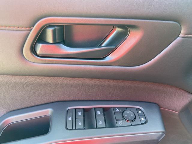 new 2025 Nissan Pathfinder car, priced at $43,438