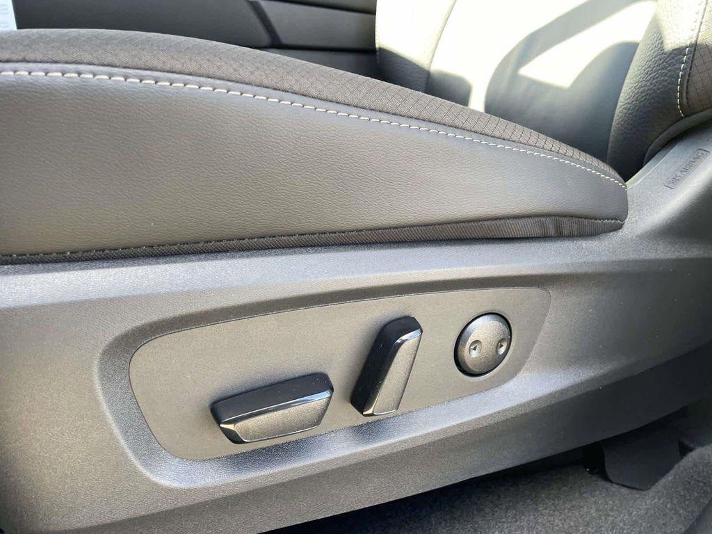 new 2025 Nissan Pathfinder car, priced at $41,517