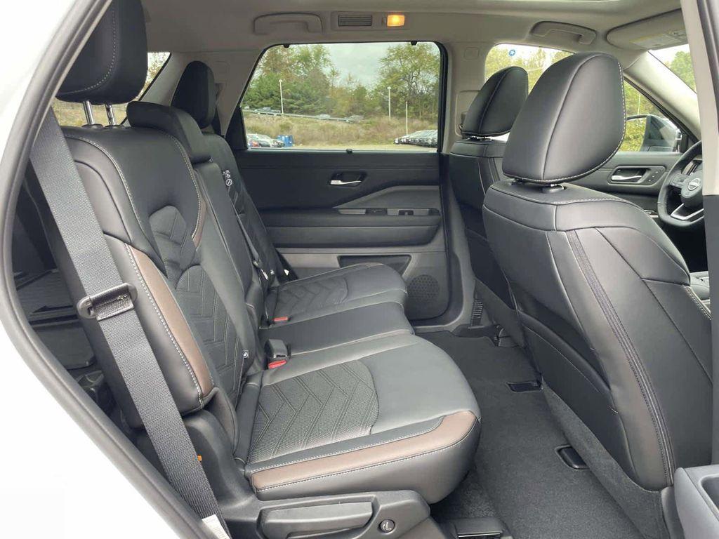 new 2025 Nissan Pathfinder car, priced at $47,129