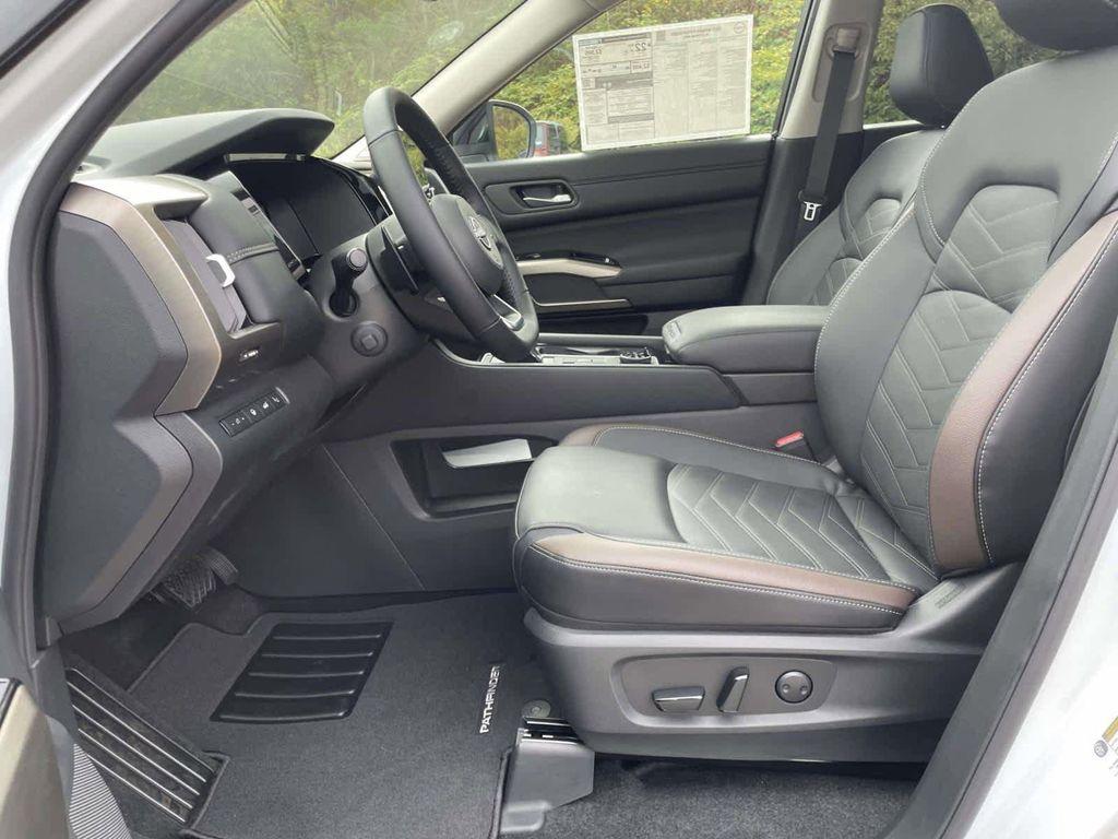 new 2025 Nissan Pathfinder car, priced at $47,129