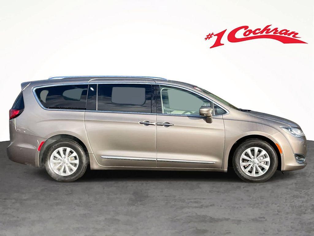 used 2018 Chrysler Pacifica car, priced at $10,550