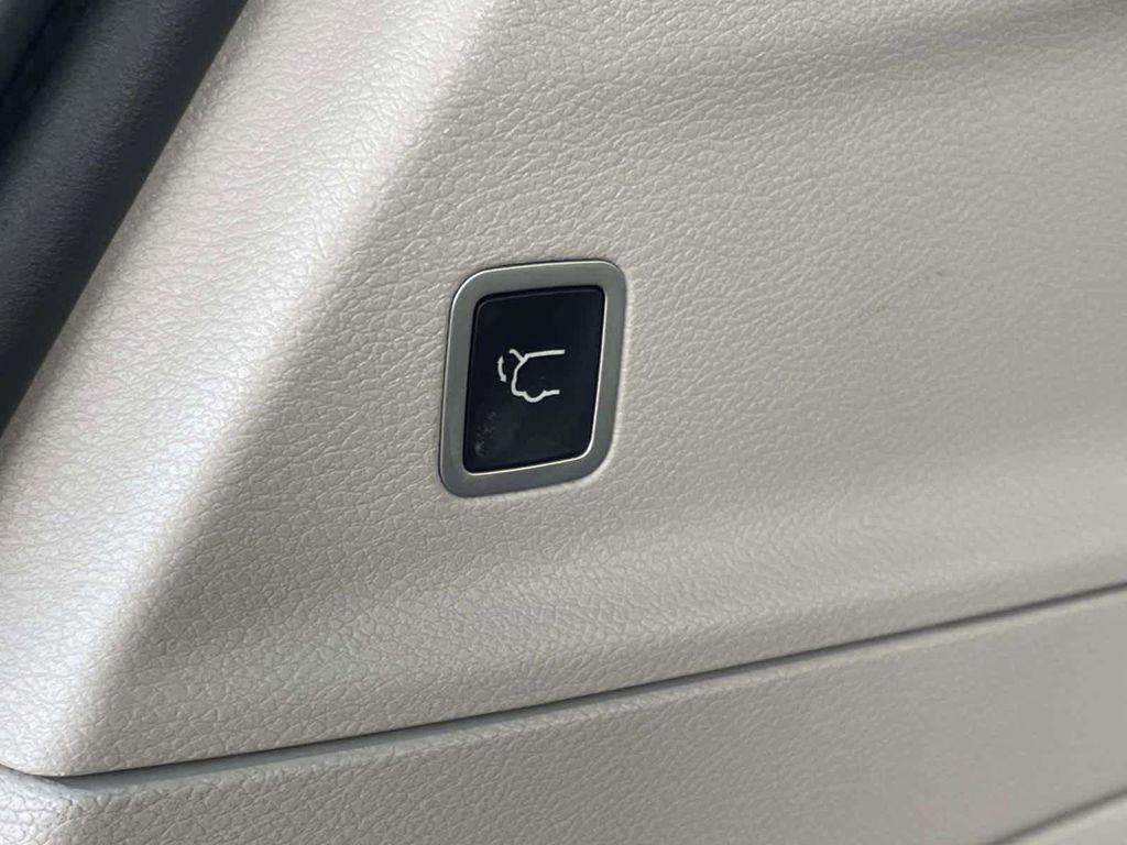 used 2018 Chrysler Pacifica car, priced at $10,550