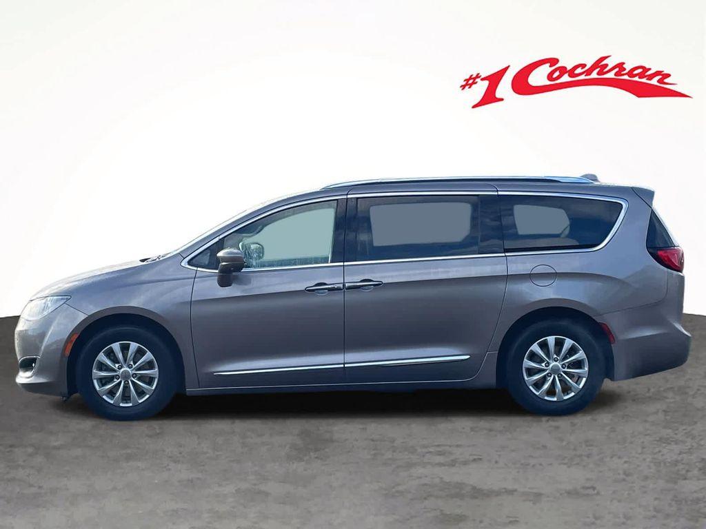used 2018 Chrysler Pacifica car, priced at $10,550