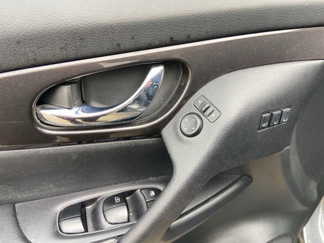 used 2019 Nissan Rogue car, priced at $17,808