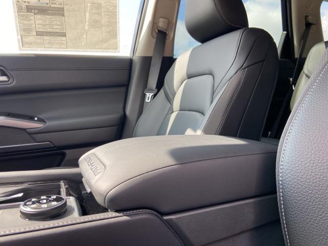 new 2025 Nissan Pathfinder car, priced at $42,716