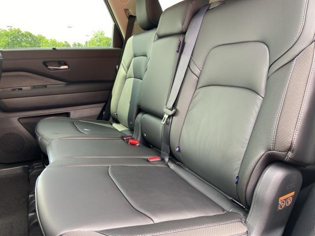 new 2025 Nissan Pathfinder car, priced at $42,716