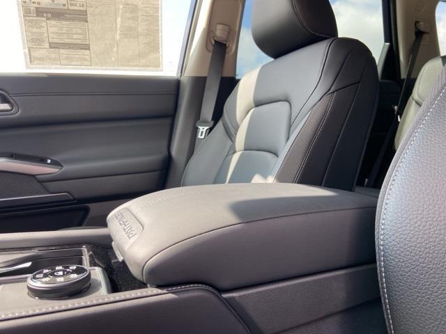 new 2025 Nissan Pathfinder car, priced at $42,716