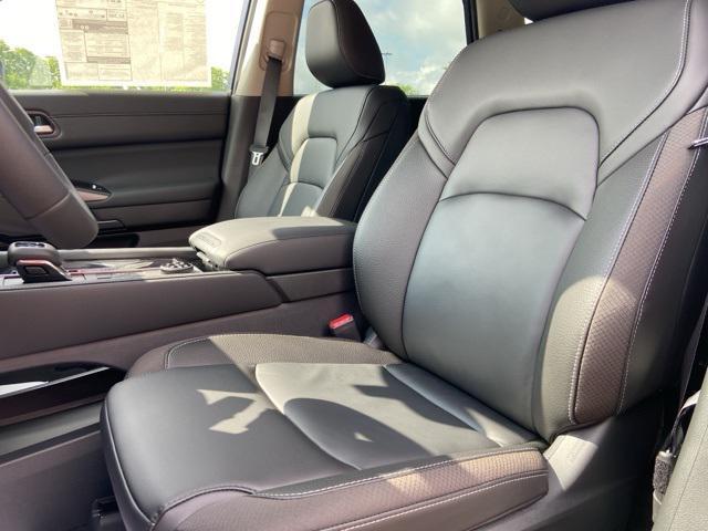 new 2025 Nissan Pathfinder car, priced at $42,716