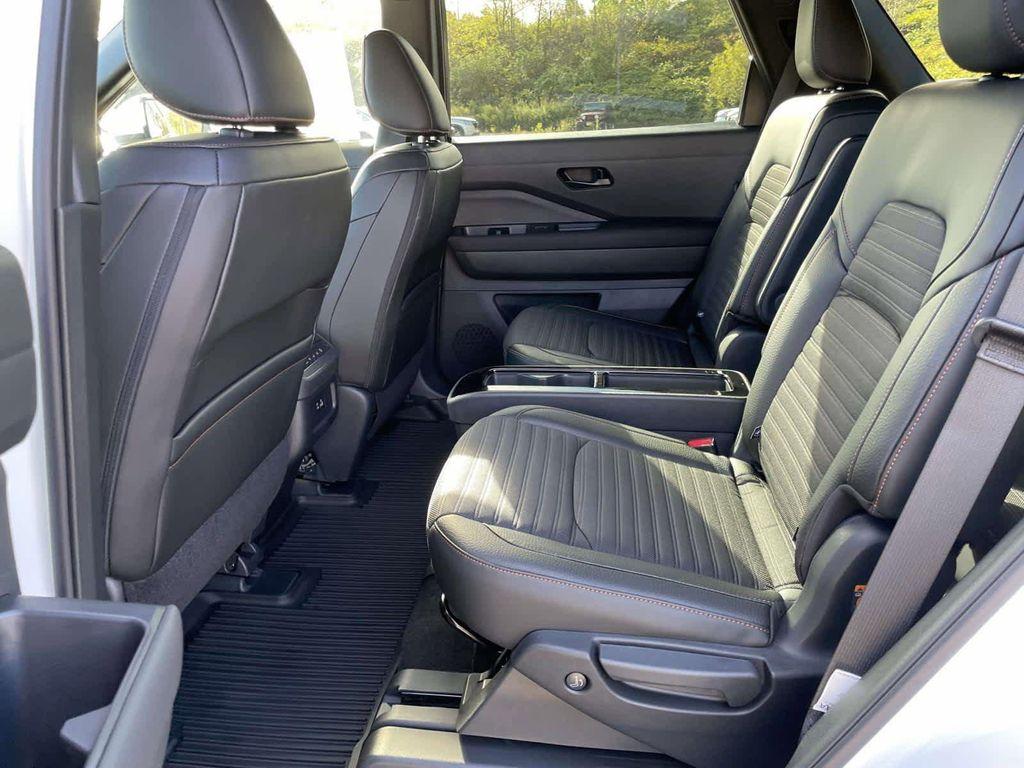 new 2025 Nissan Pathfinder car, priced at $38,657