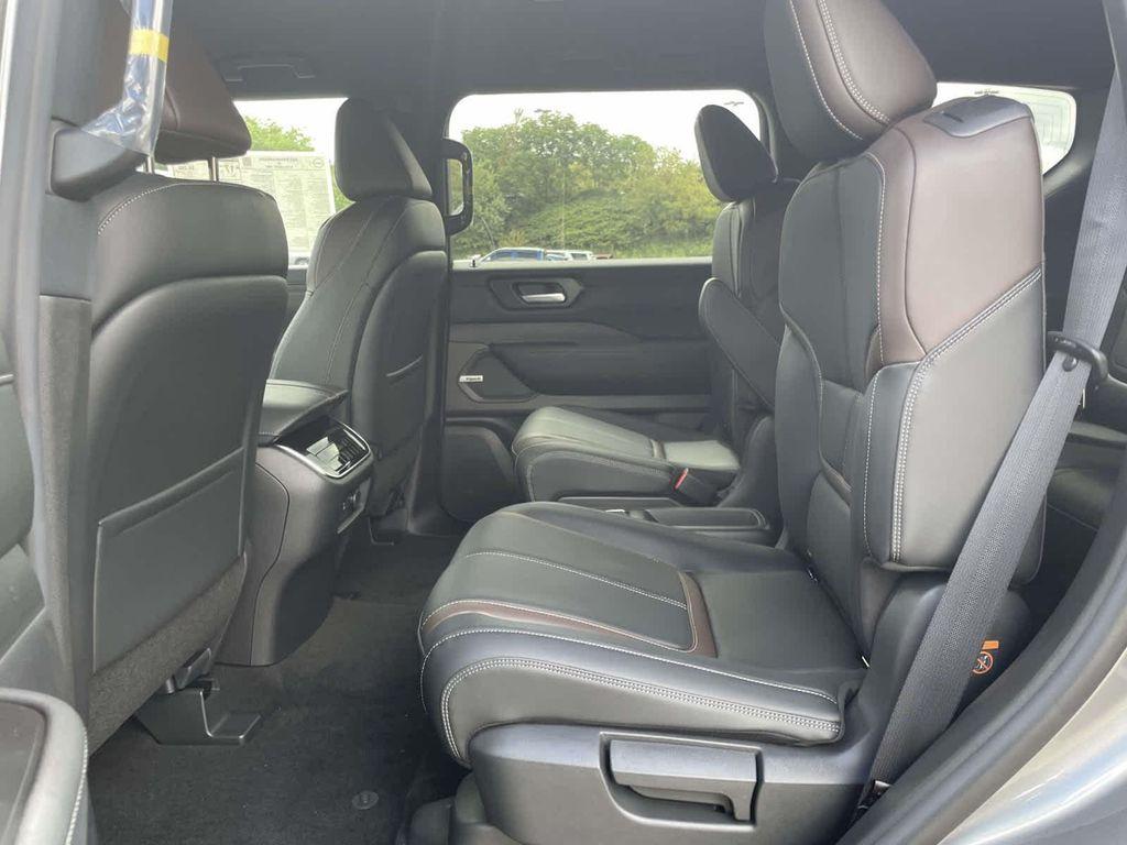 new 2025 Nissan Armada car, priced at $68,722