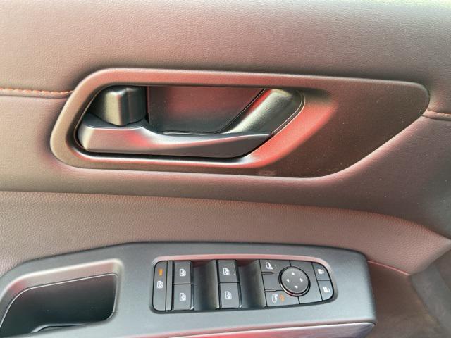 new 2025 Nissan Pathfinder car, priced at $43,360