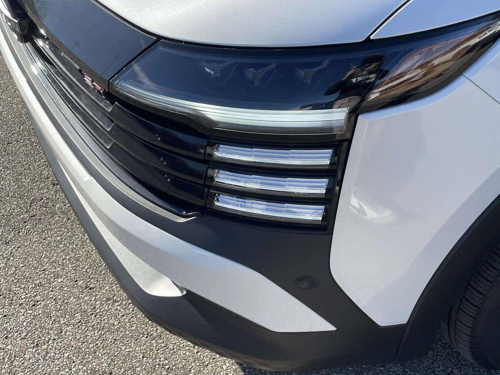 new 2025 Nissan Kicks car, priced at $28,028