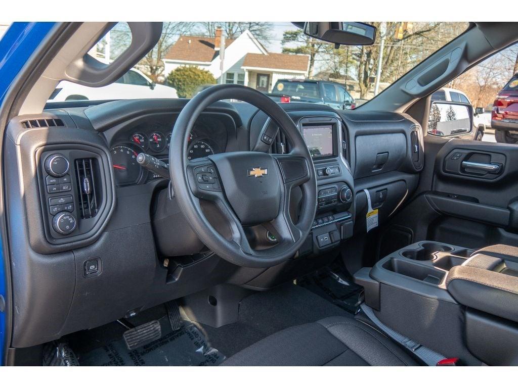 new 2025 Chevrolet Silverado 1500 car, priced at $45,698